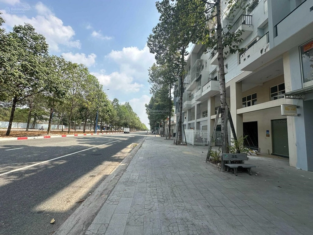 UNI COMPLEX