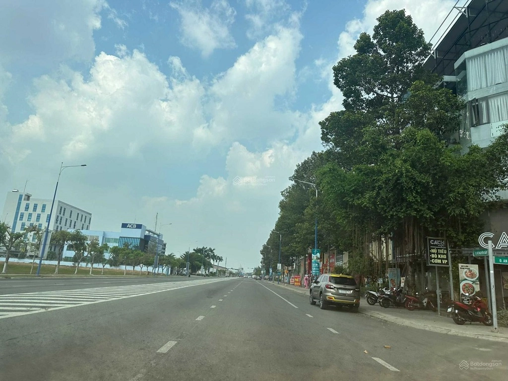 UNI COMPLEX