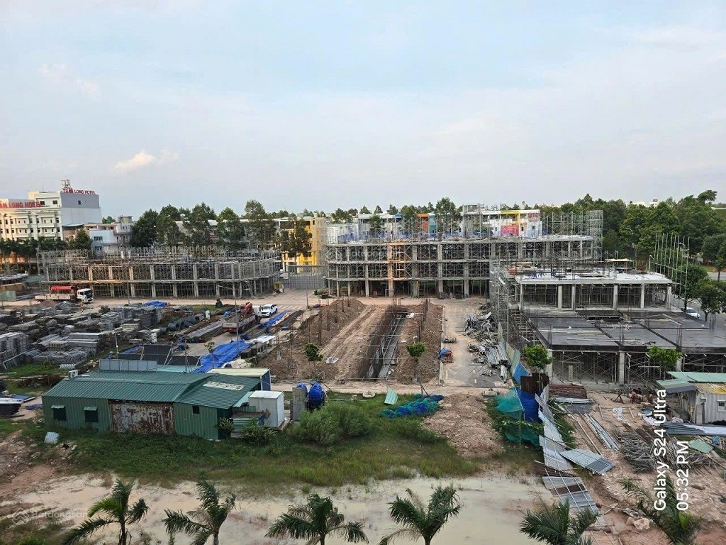 UNI COMPLEX